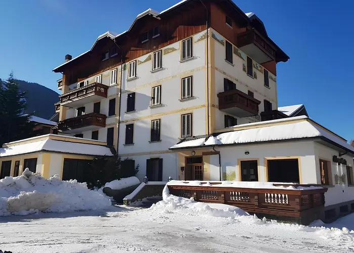 Posta 3* أبريكا